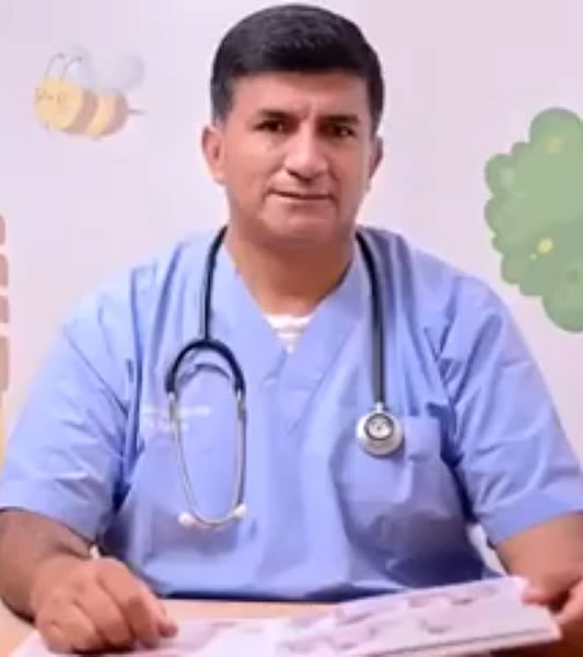 Dr. Roberto Manzano: Pediatra en Ambato